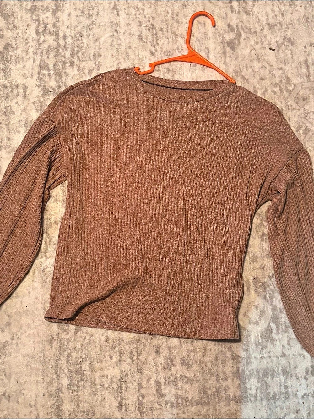 Ribbed Crewneck Sweater in Brown Medium Like New